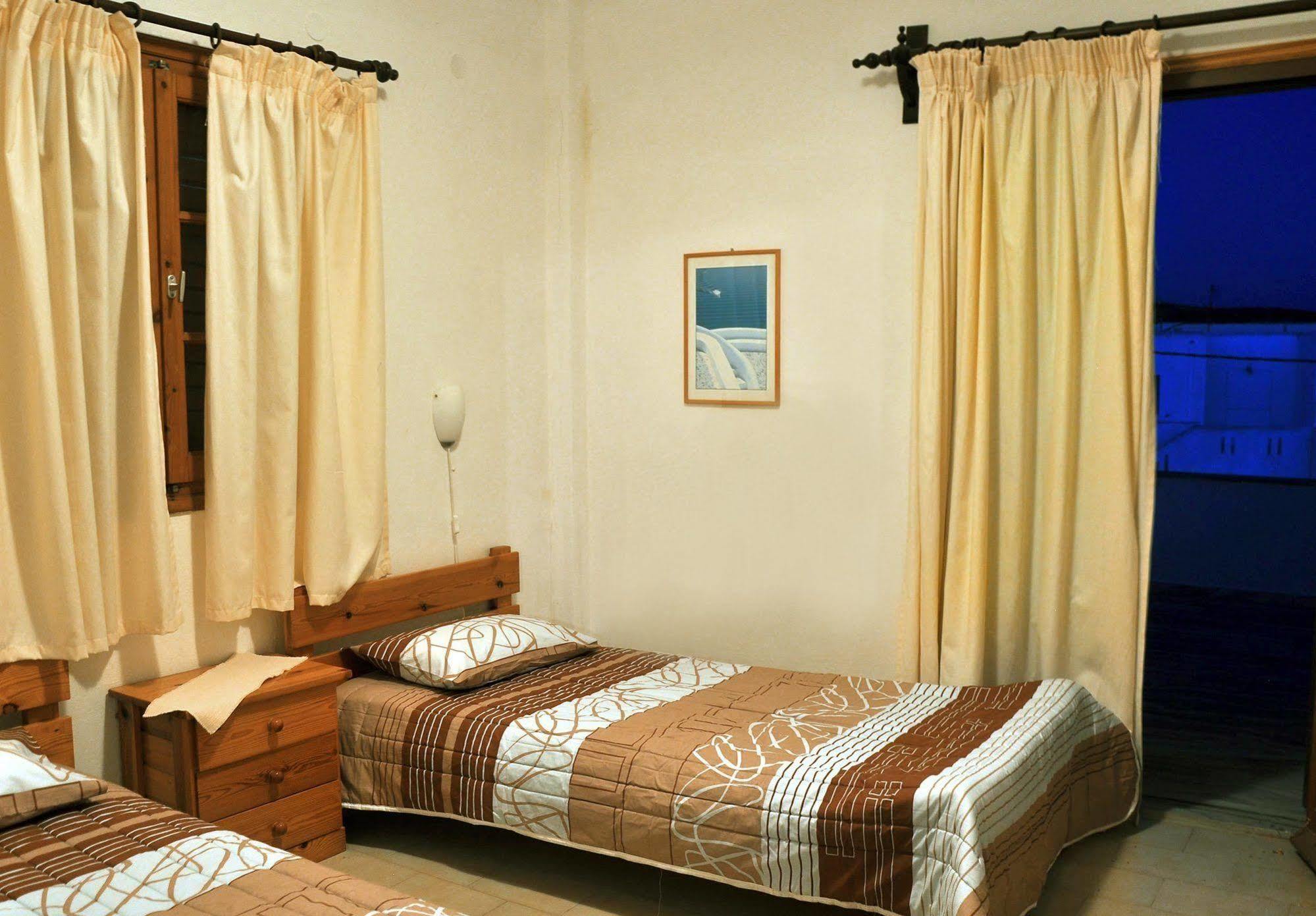 Michalis Apartments Near The Beaches With Sea View Páros Buitenkant foto
