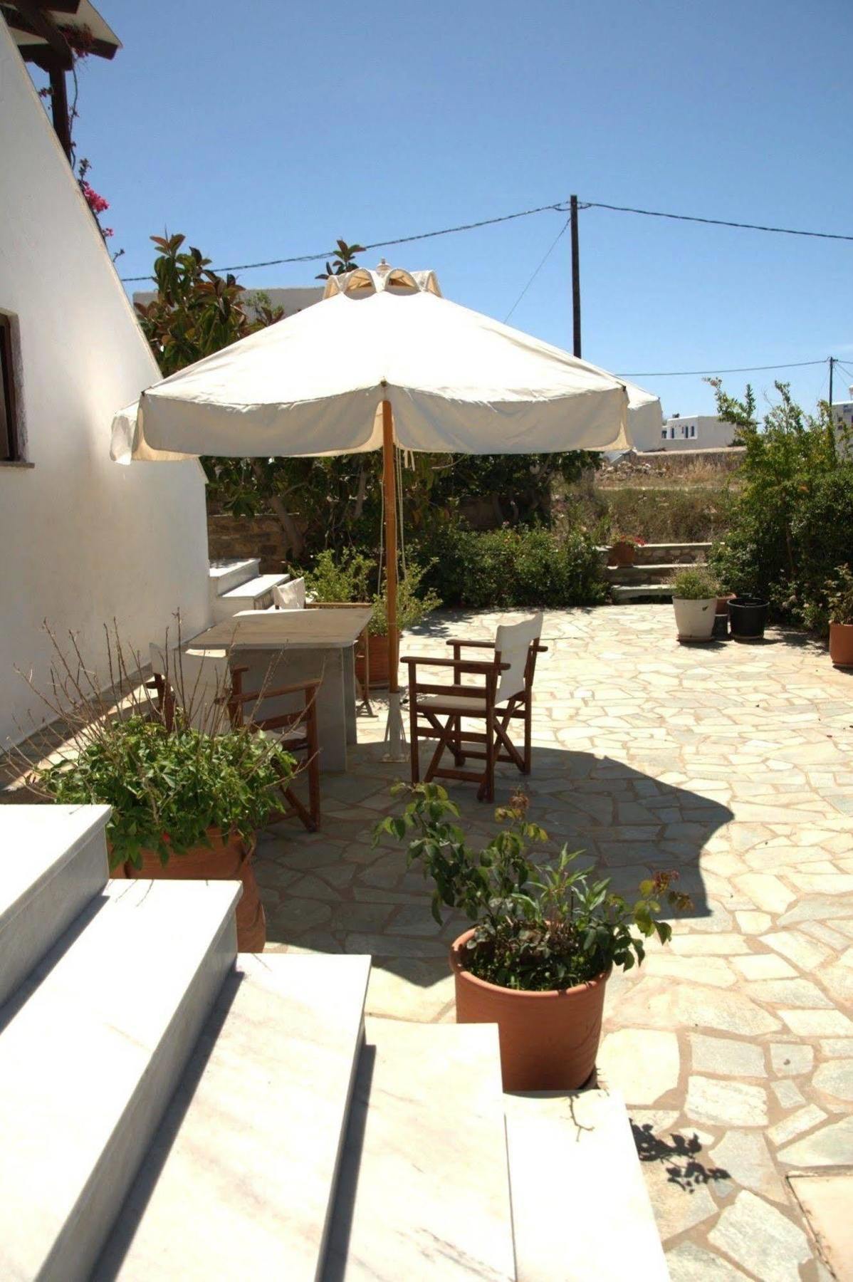 Michalis Apartments Near The Beaches With Sea View Páros Buitenkant foto