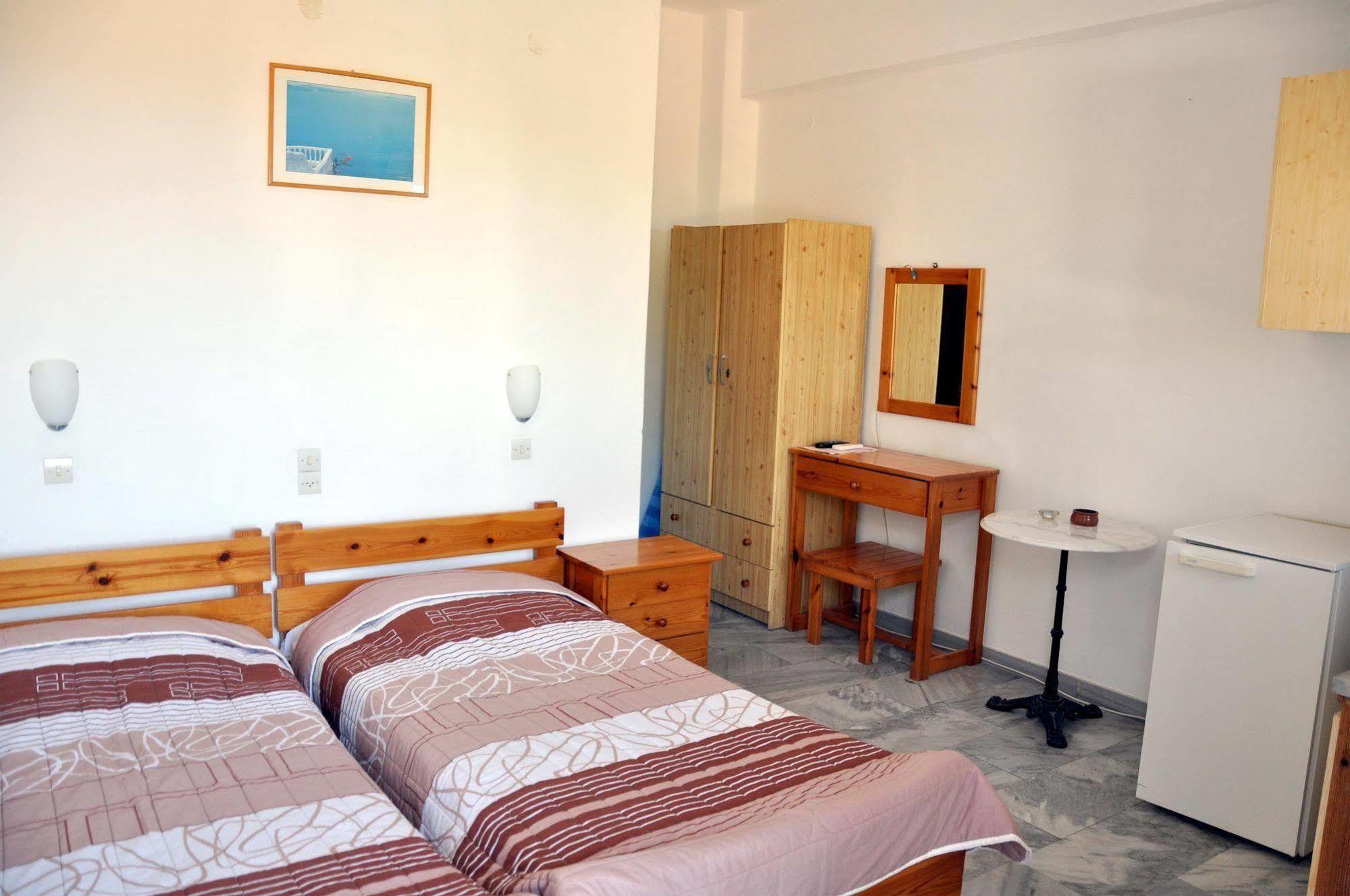 Michalis Apartments Near The Beaches With Sea View Páros Buitenkant foto
